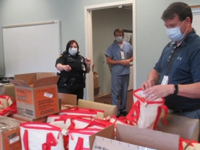 Books Bring Smiles to Veterans and their Families During the Pandemic