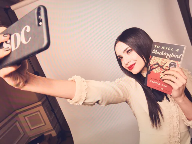 What's a "Shelfie"? The Most Unselfish of Selfies!