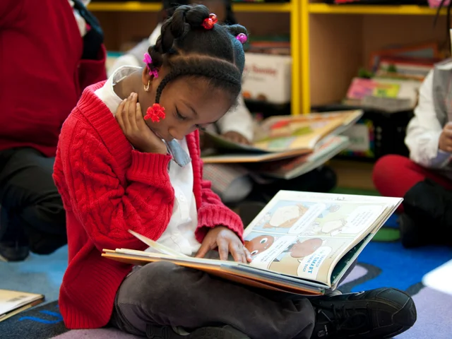 Spring Clean Your Classroom Bookshelf